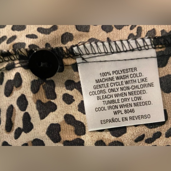 Morgan Taylor Intimates Leopard Silky Button Up - Picture 2 of 6